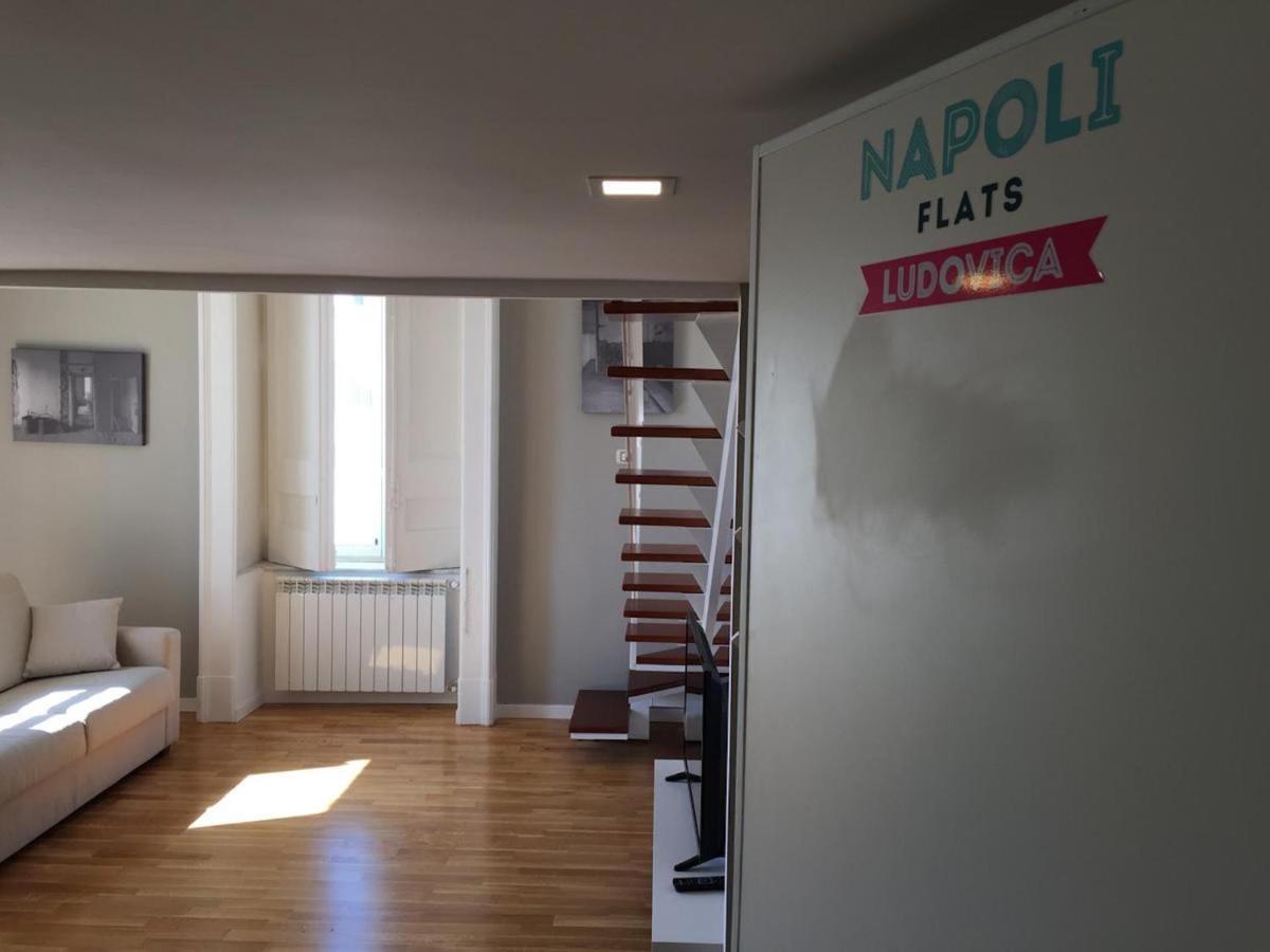 In Flats * Napoli